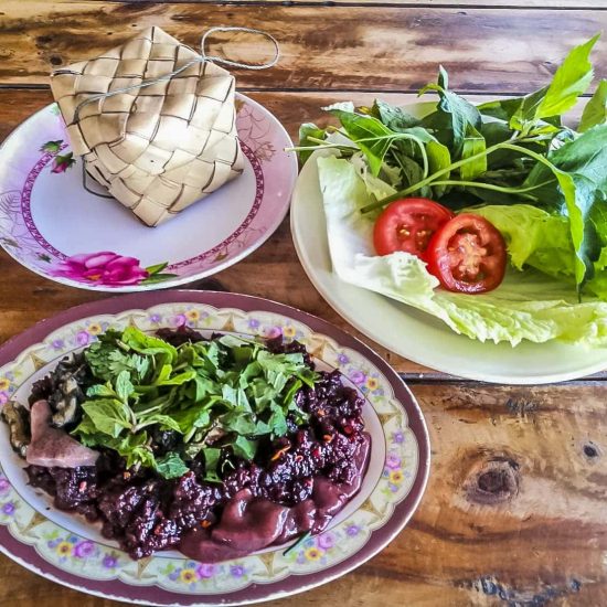 ผักกับลาบ